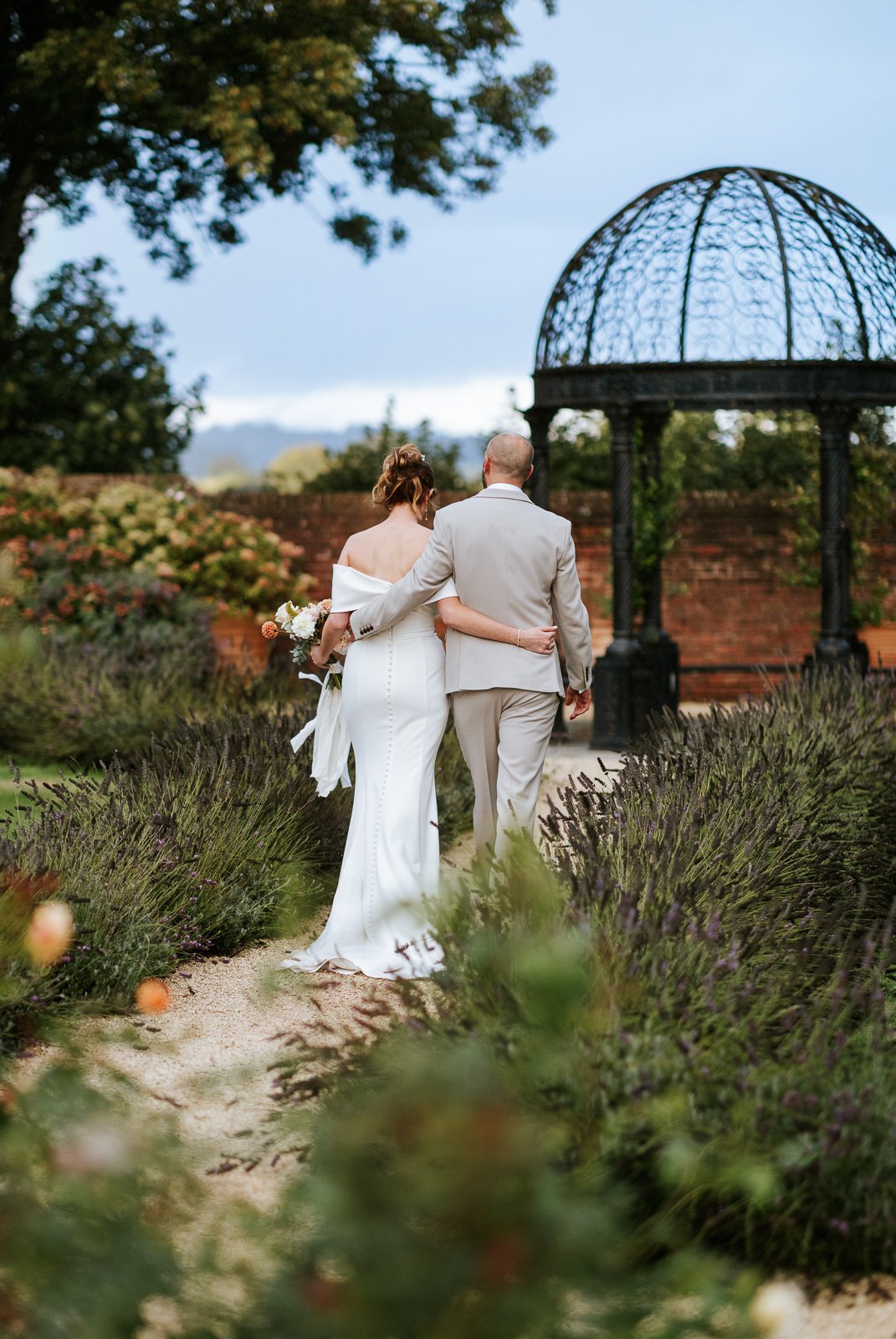 Couple walking through grounds at Abbot Court